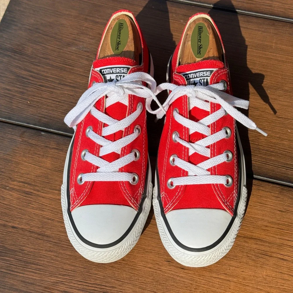Converse Chuck Taylor All Star Low Top Red Canvas Sneakers M9696 Boys 4 Womens 6
